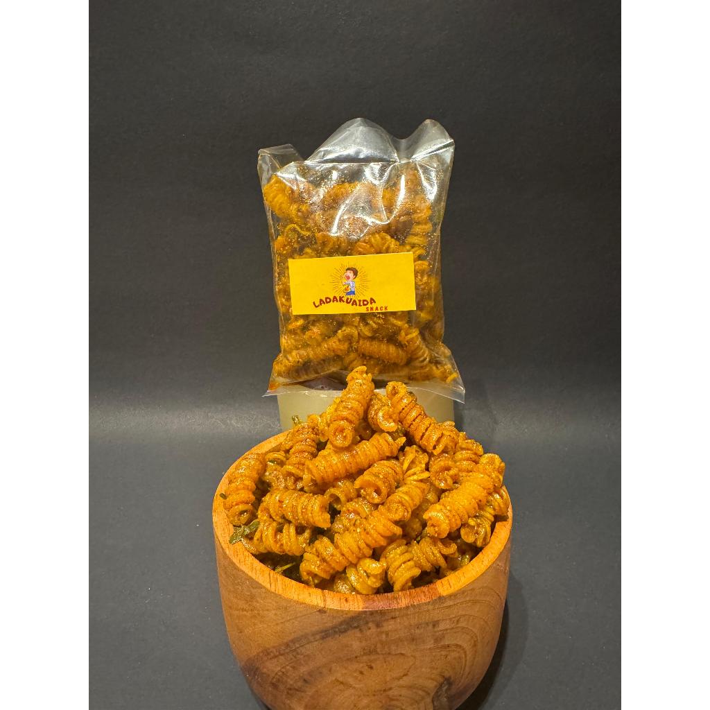 

MAKARONI SPIRAL URIL DAUN JERUK KEMASAN MINI - MAKARONI URIL DAUN JERUK BUMBU MELIMPAH TIDAK KERAS