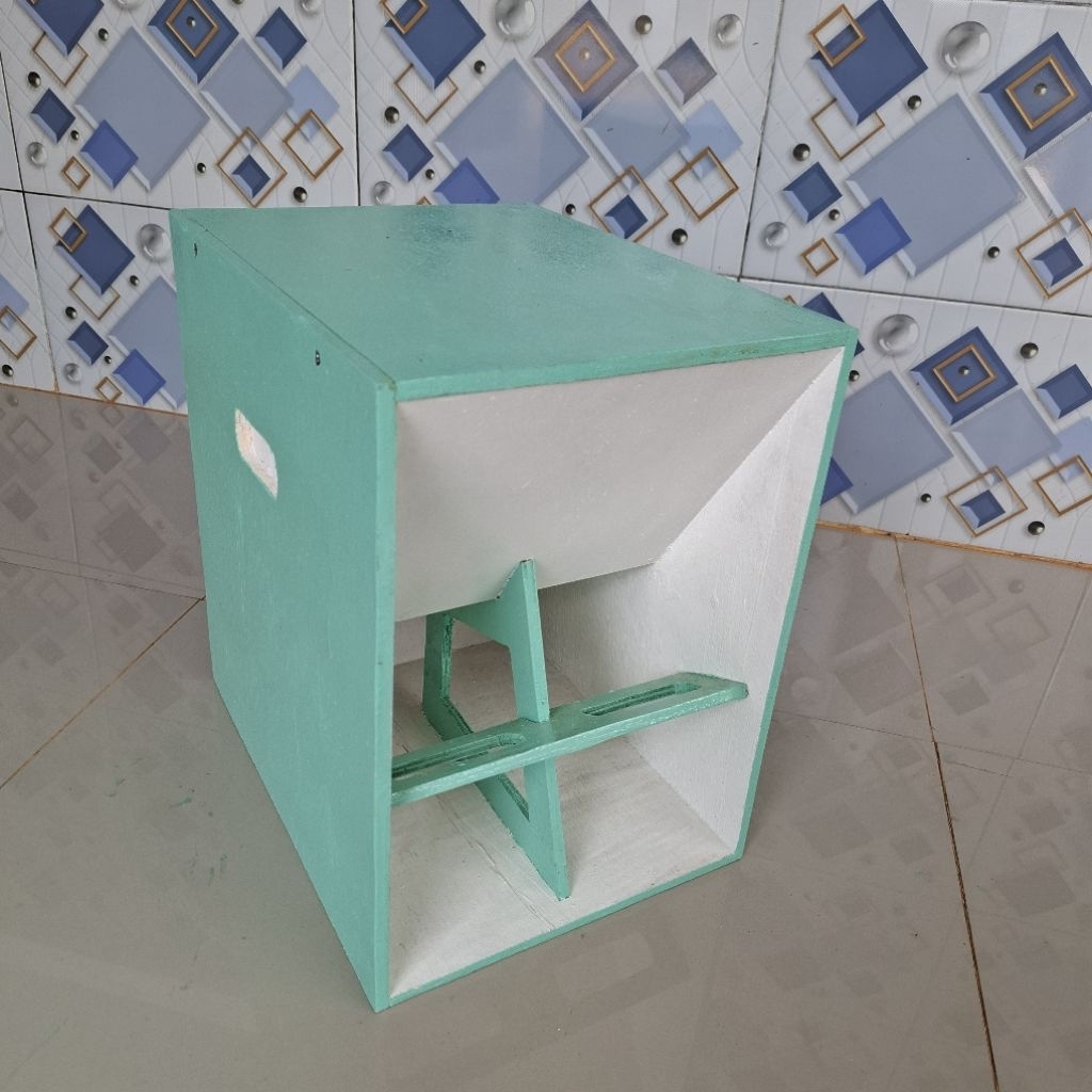 BOX CLA PLUS SPEAKER 8 INC