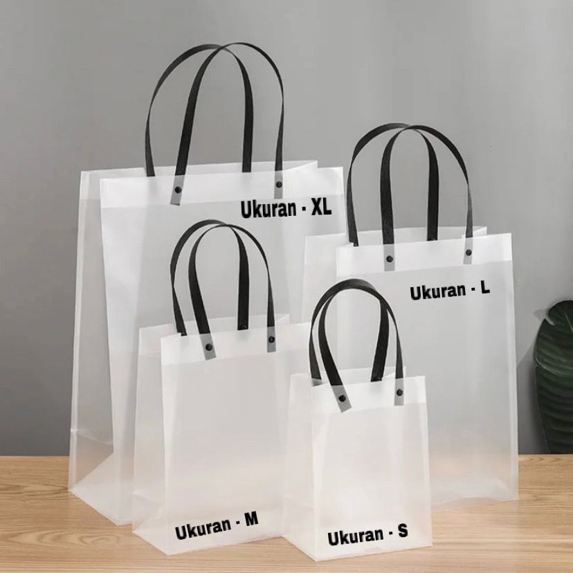 

Paper Bag Polos Plastik Transparan Kualitas Premium Tebal / Goodie Bag Hand Bag Tas Hampers Mika