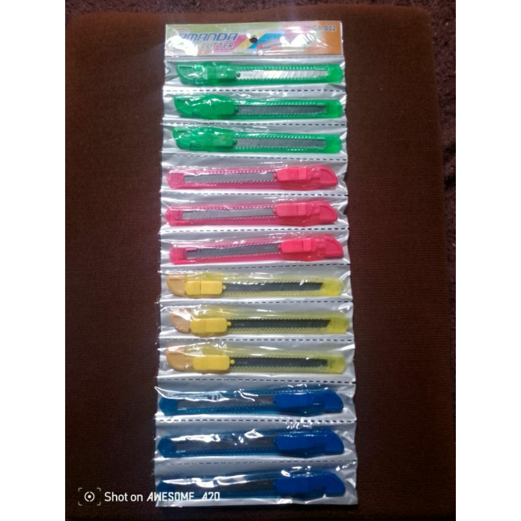 

cutter renteng isi 12 pcs