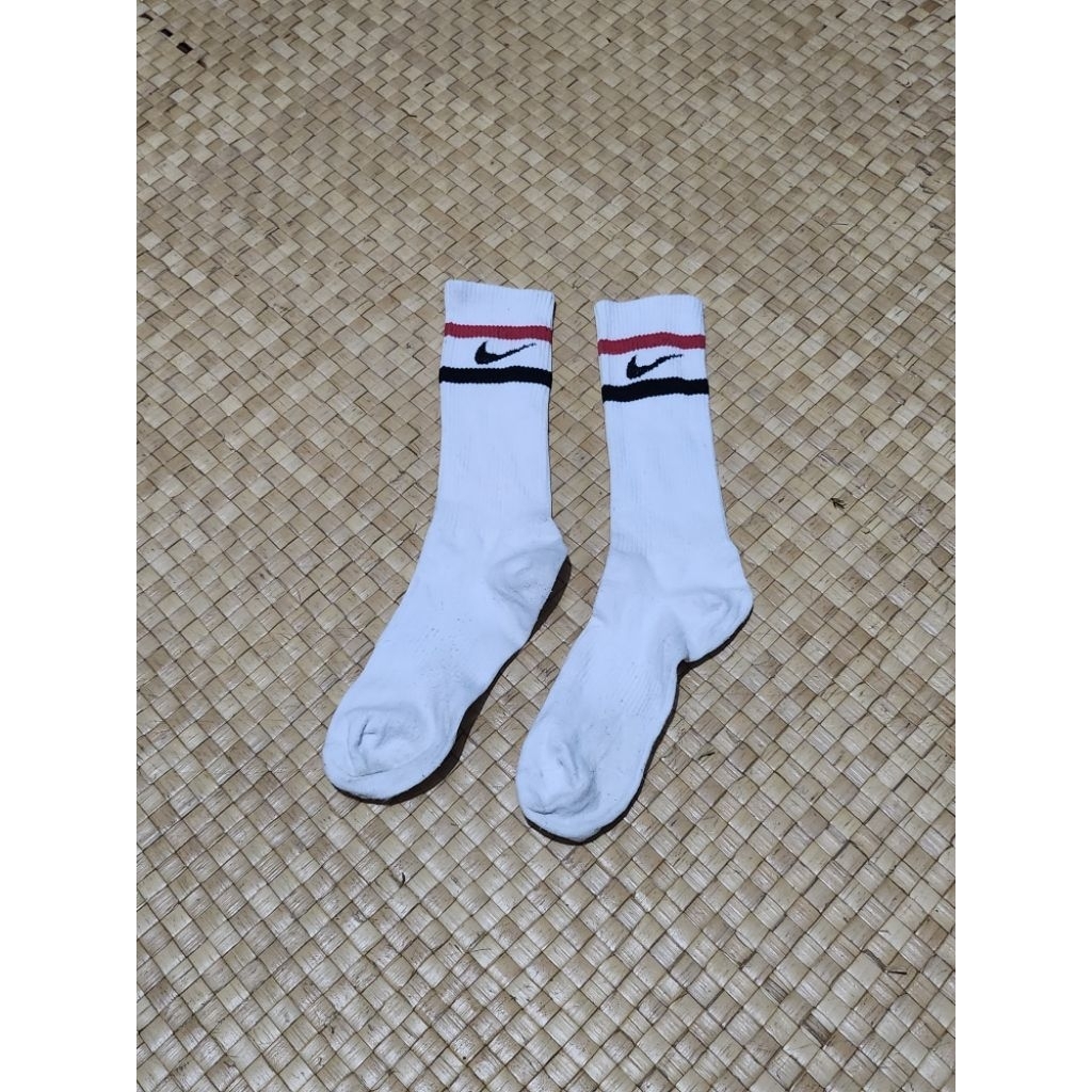 Kaos Kaki Nike Stripe