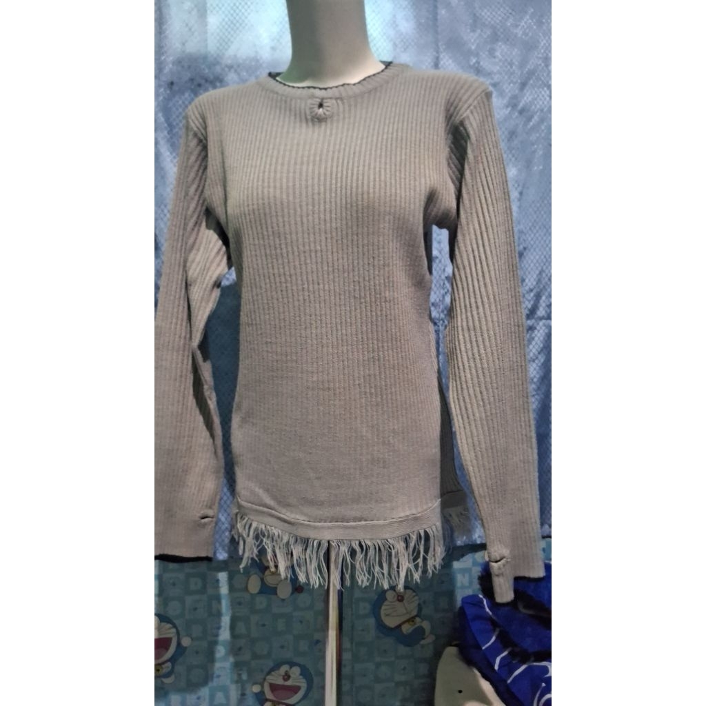 Baju Wanita Rajut bolong tengah leher