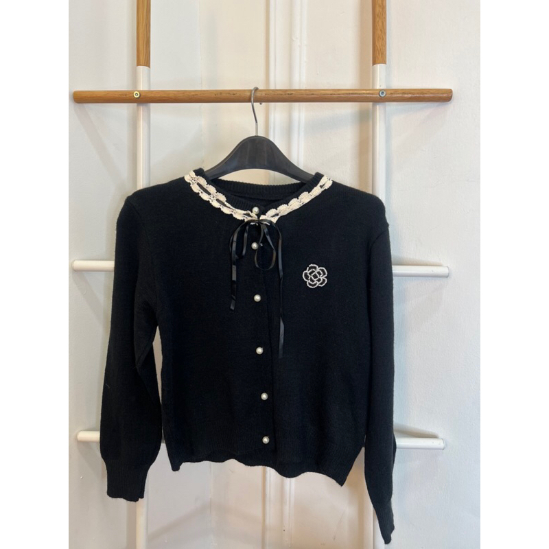 Baju cardigan rajut leher renda tali bunga hikim