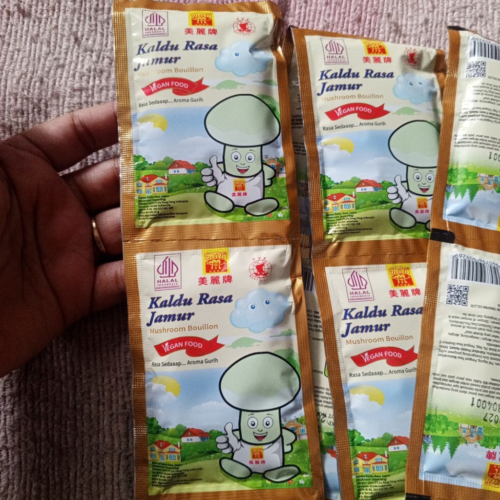 

Kaldu jamur 1 renteng isi 10 pcs vegafood bumbu bubuk mantab