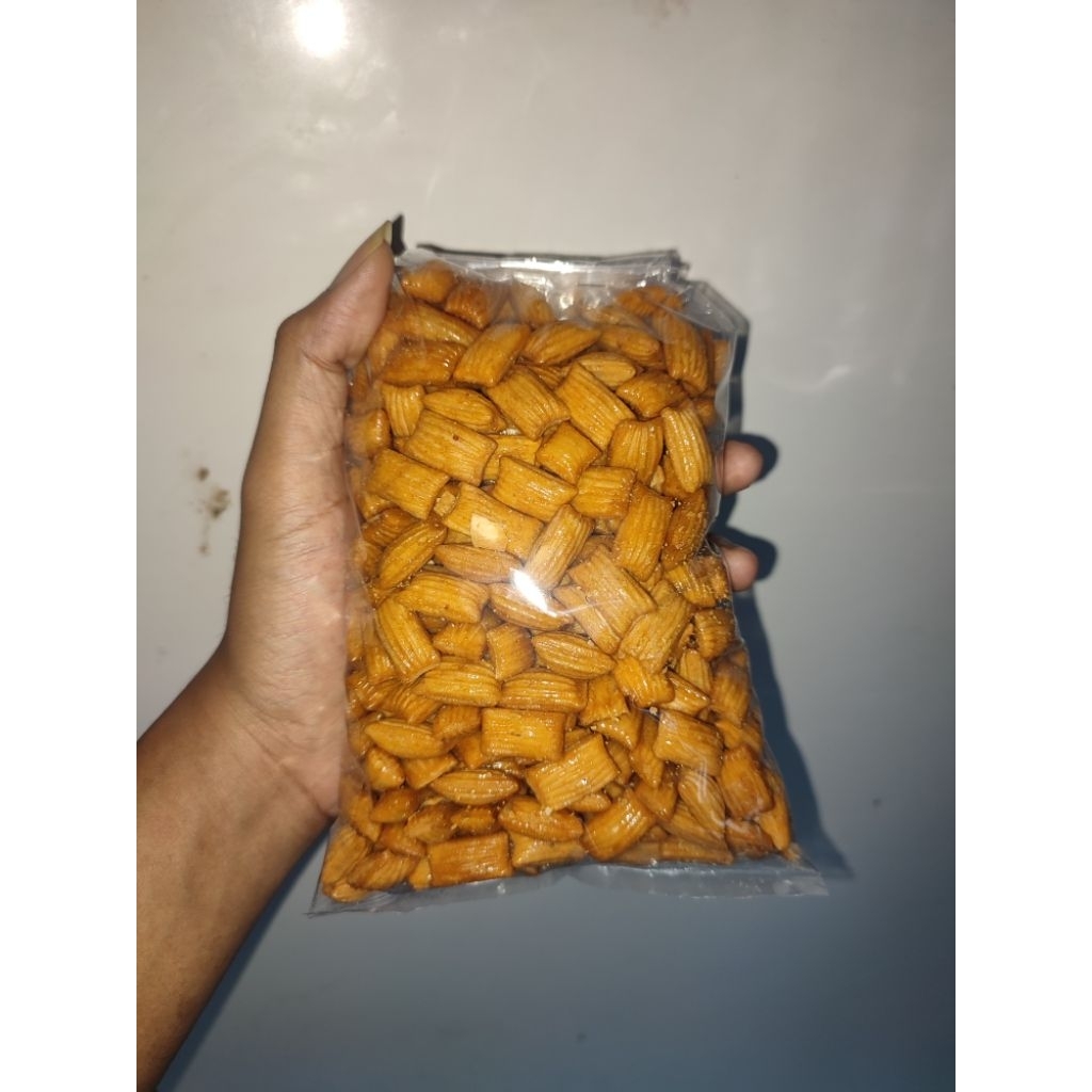 

SNACK PANG PANG Murah Enak ( Bantal ) / Manatahan Manis