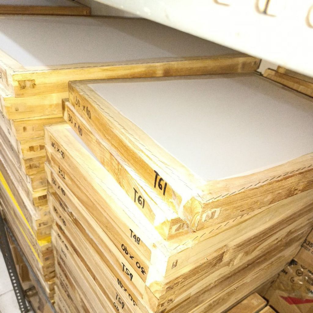 

Screen Kayu Sablon berbagai ukuran