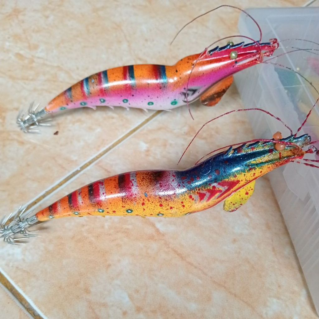 udang umpan cumi dari kayu.