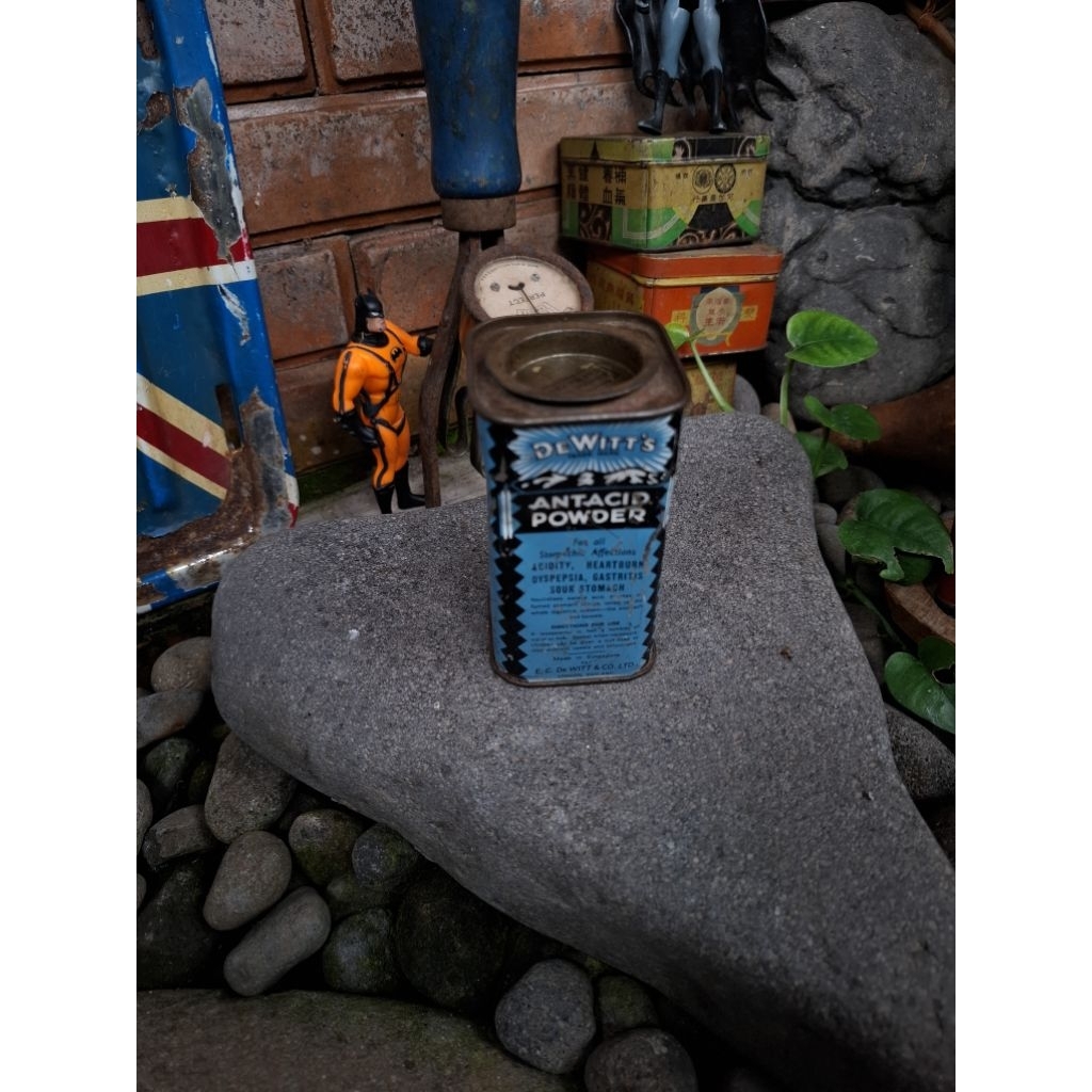 

Kaleng jadul dewitts antacid powder tin Masih ada isinya 125rb