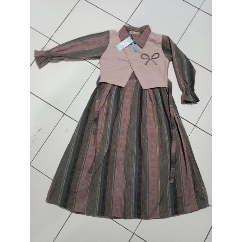 Gamis anak bahan katun triset motif kotak dan salur
