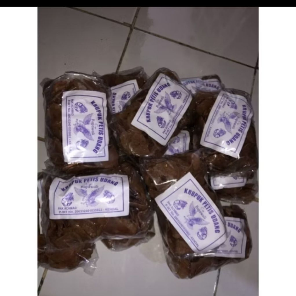 

krupuk petis rasa udang abadi group, kemasan 250 gram renyah enak kriuk kriuk. harga 1 bungkus asli original kab kendal