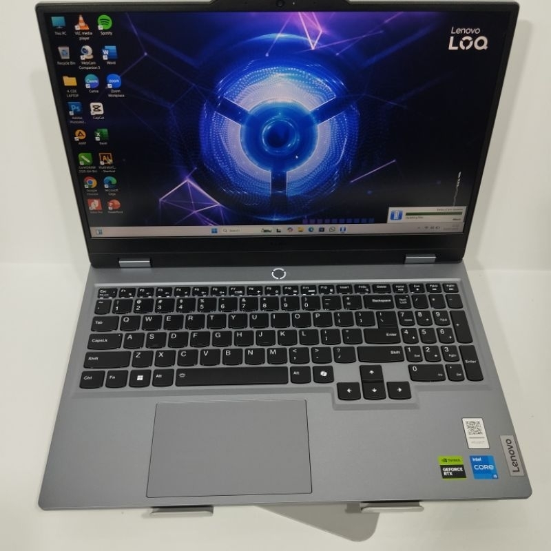 LAPTOP LENOVO LOQ