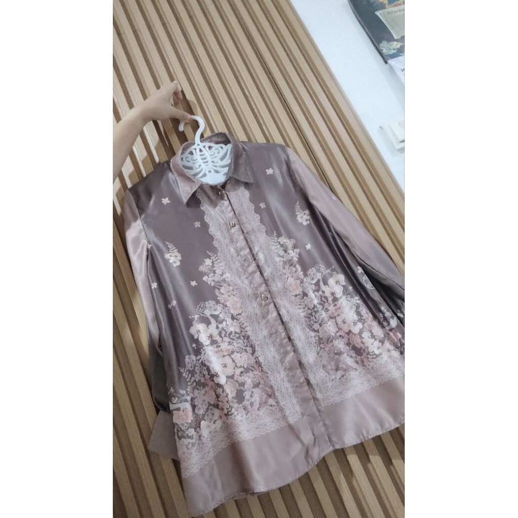 preloved blouse vanilla hijab