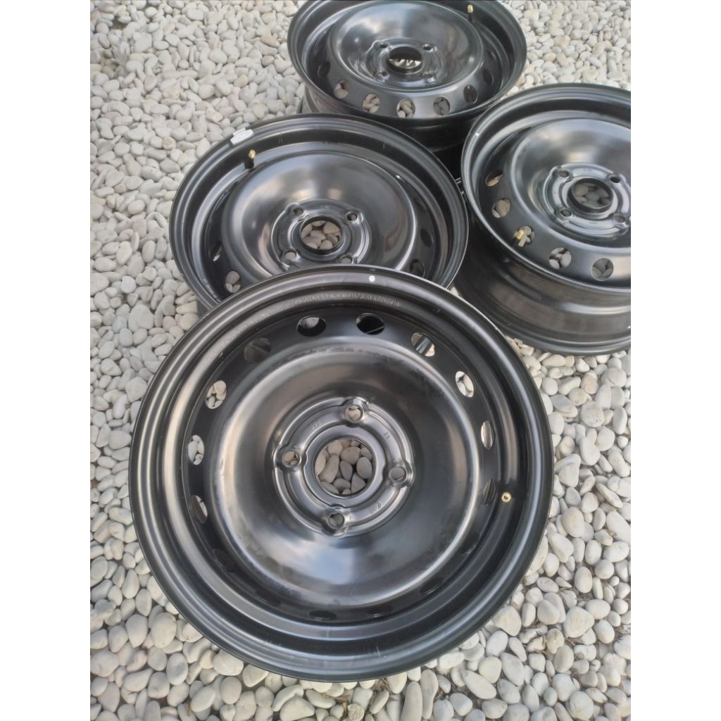 velg mobil original wuling confero