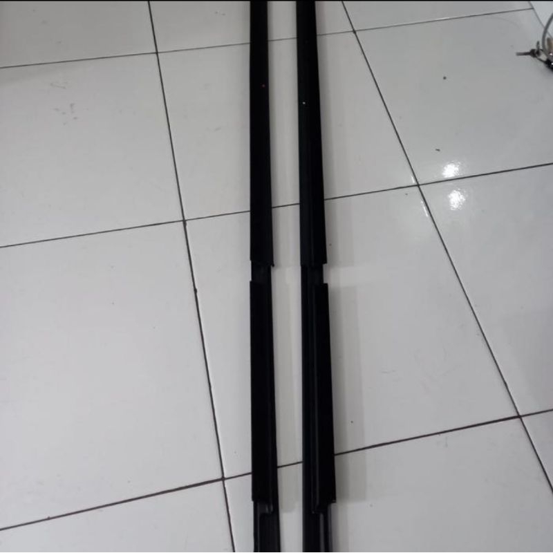 Pelipit Karet Kaca Luar Honda Freed