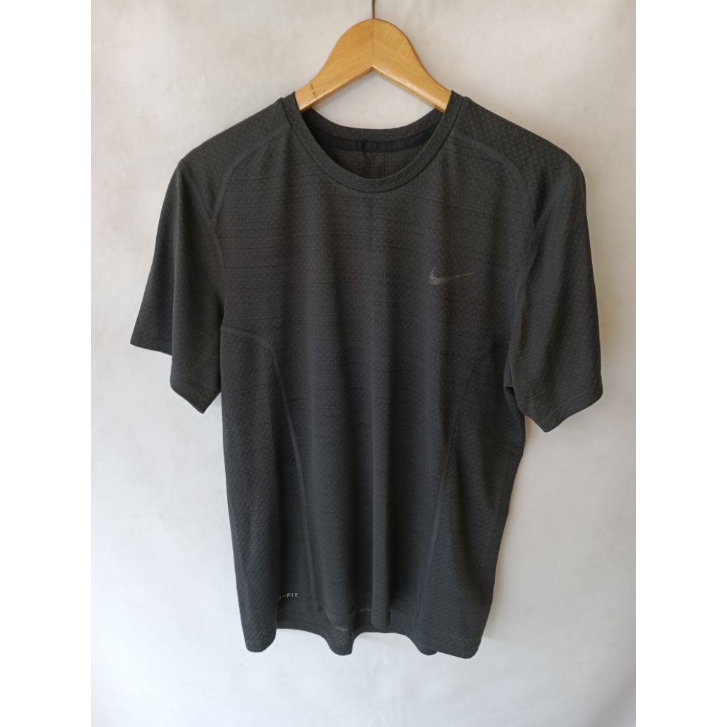 Preloved - Baju Olahraga