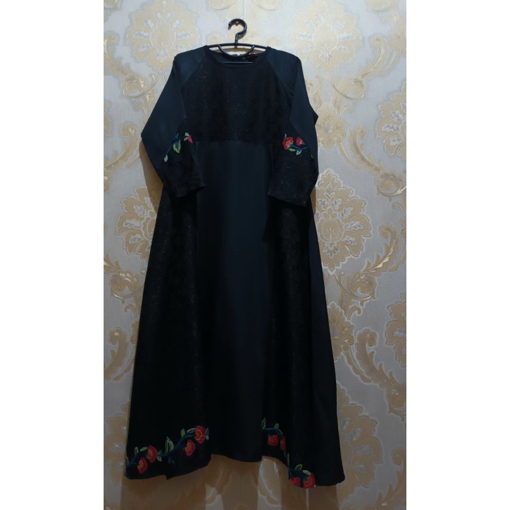 dress gamis pesta brokat hitam bordir