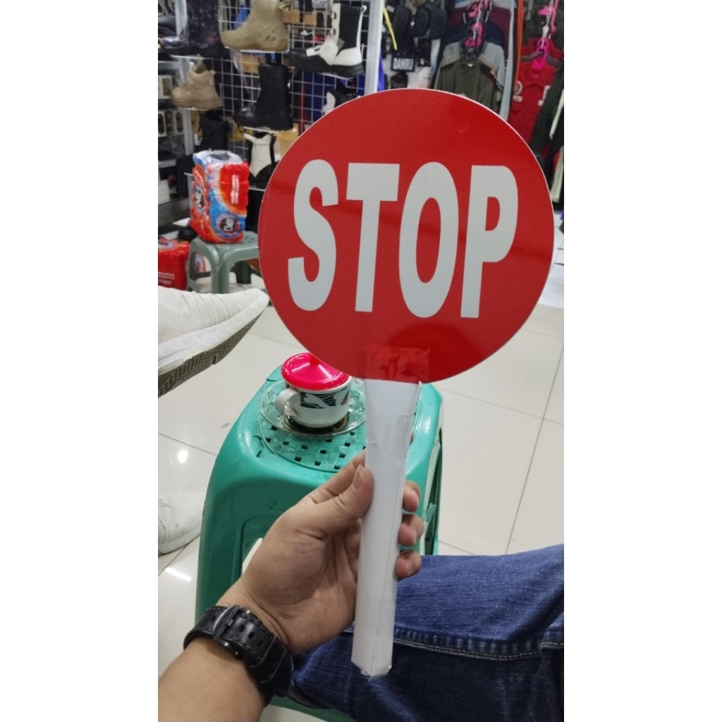 

papan tanda stop