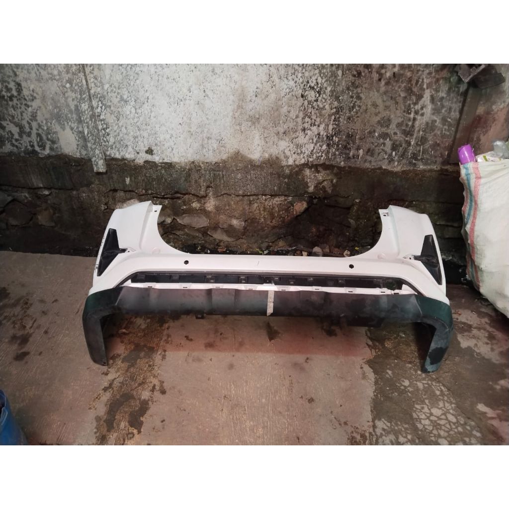 bemper bodykit belakang Avanza Veloz 2022