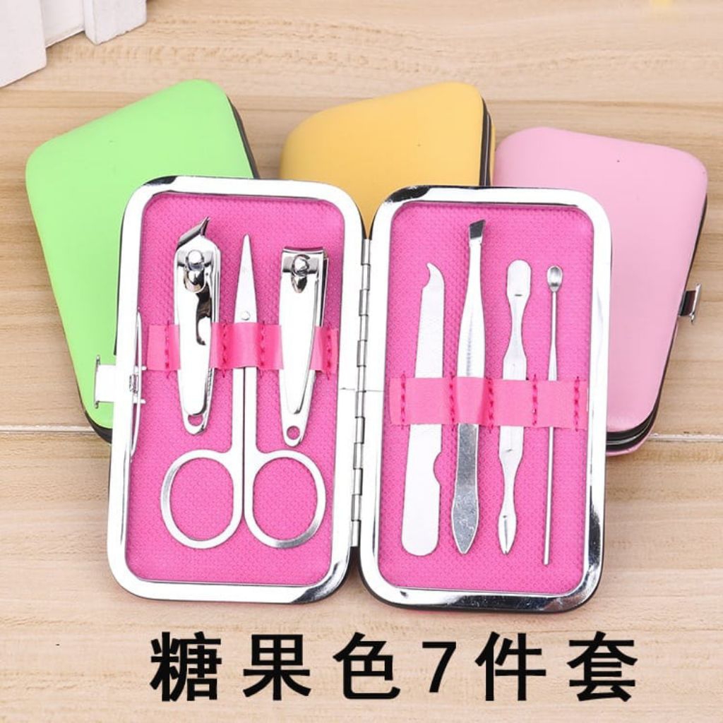Gunting kuku set 7 in 1 menicure pedicure