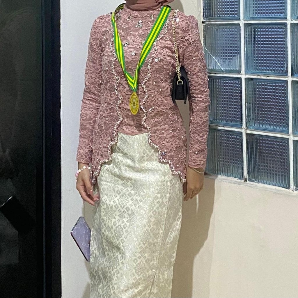 kebaya rose gold