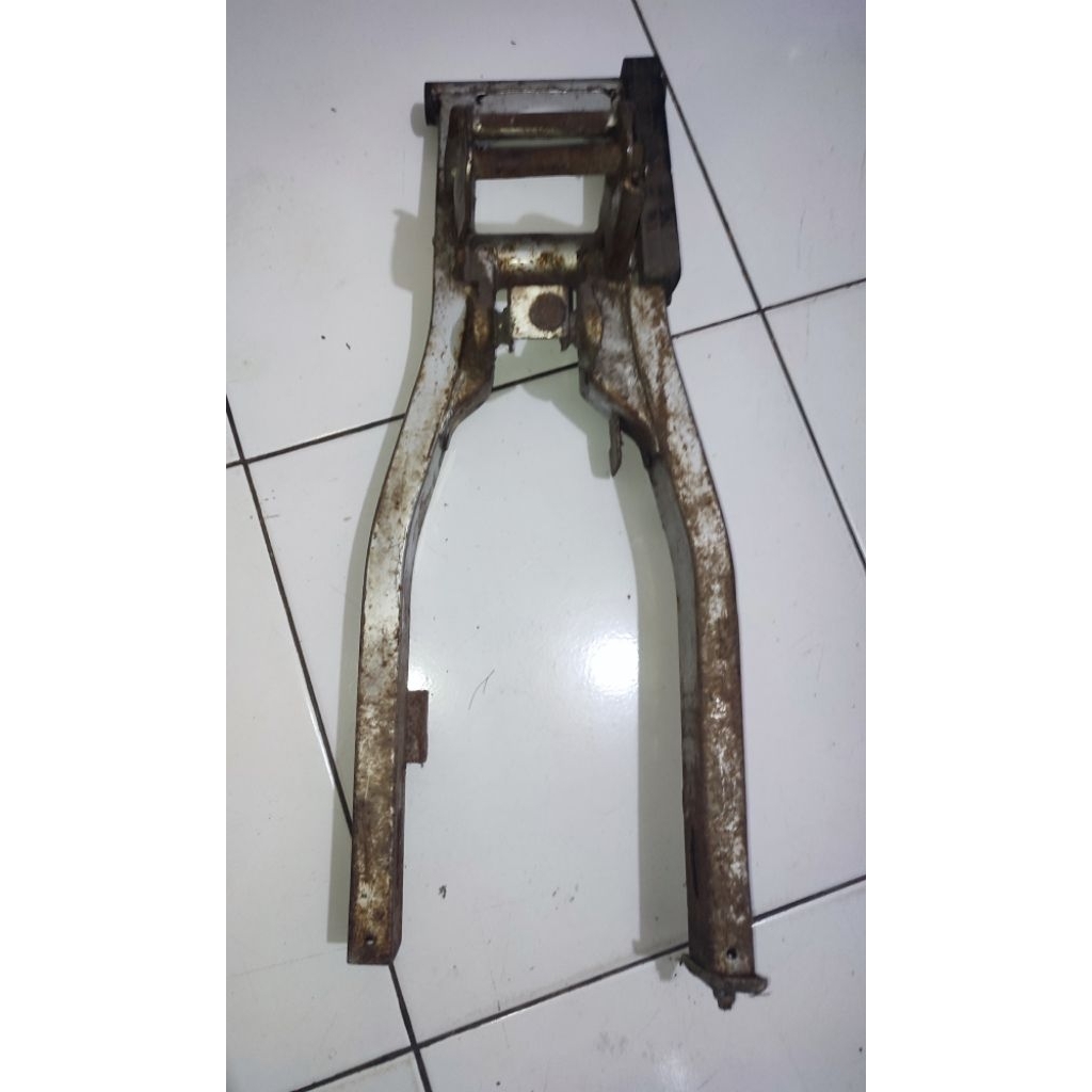 Arm Sasis Lengan Ayun Double Disc Satria 2 Tak Ru Hiu Lumba Original Copotan