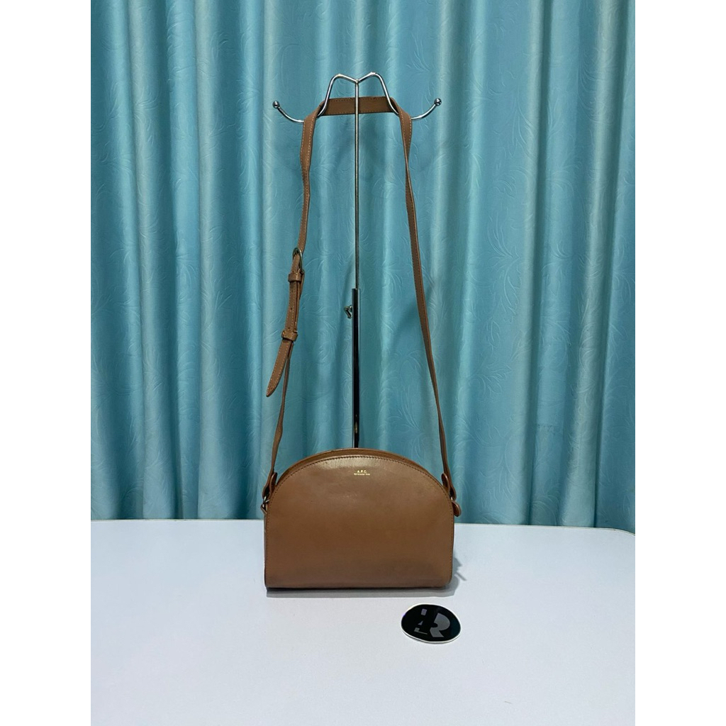 APC sling bag