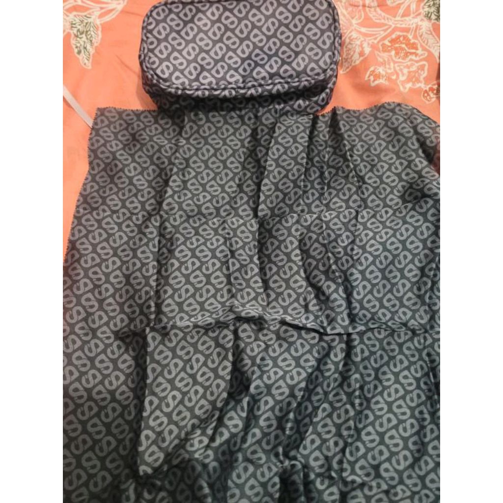 tapis prayer robe Buttonscarves warna hitam