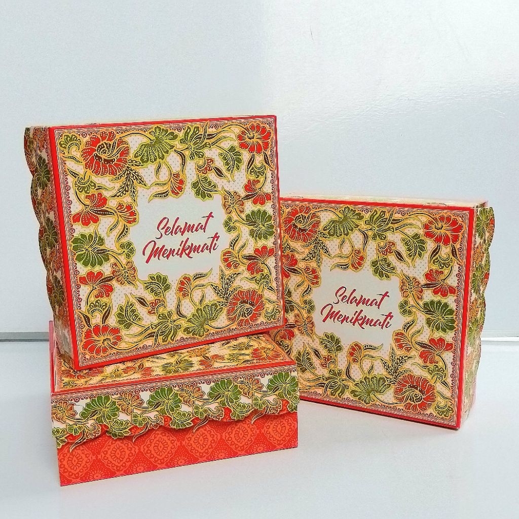 

Dus Snack Box EXCL 18x18x7 Motif Batik Kembang ( Pcs) [ Original ]