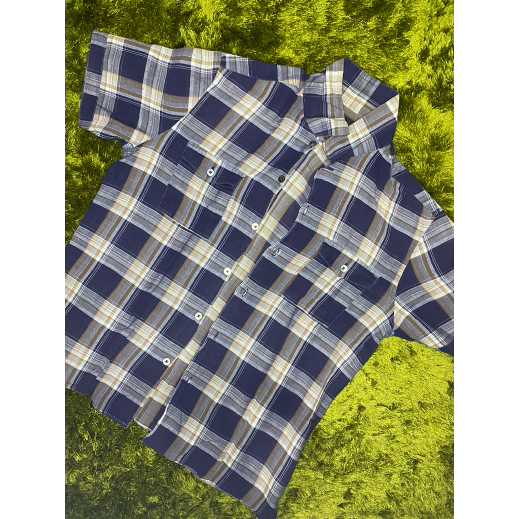 Kemeja Wanita Lengan Pendek Kotak Kotak Mulus