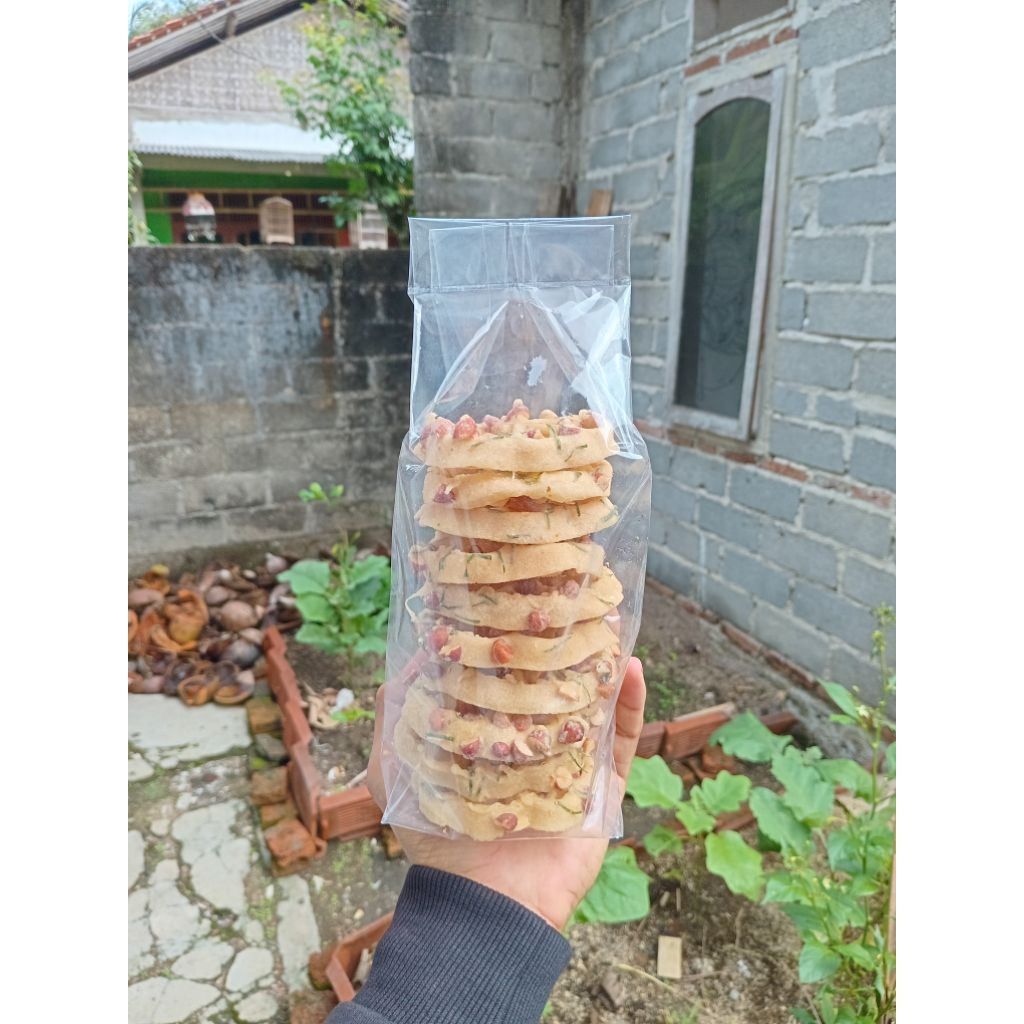 

peyek kacang tanah rasanya Gurih & Renyah