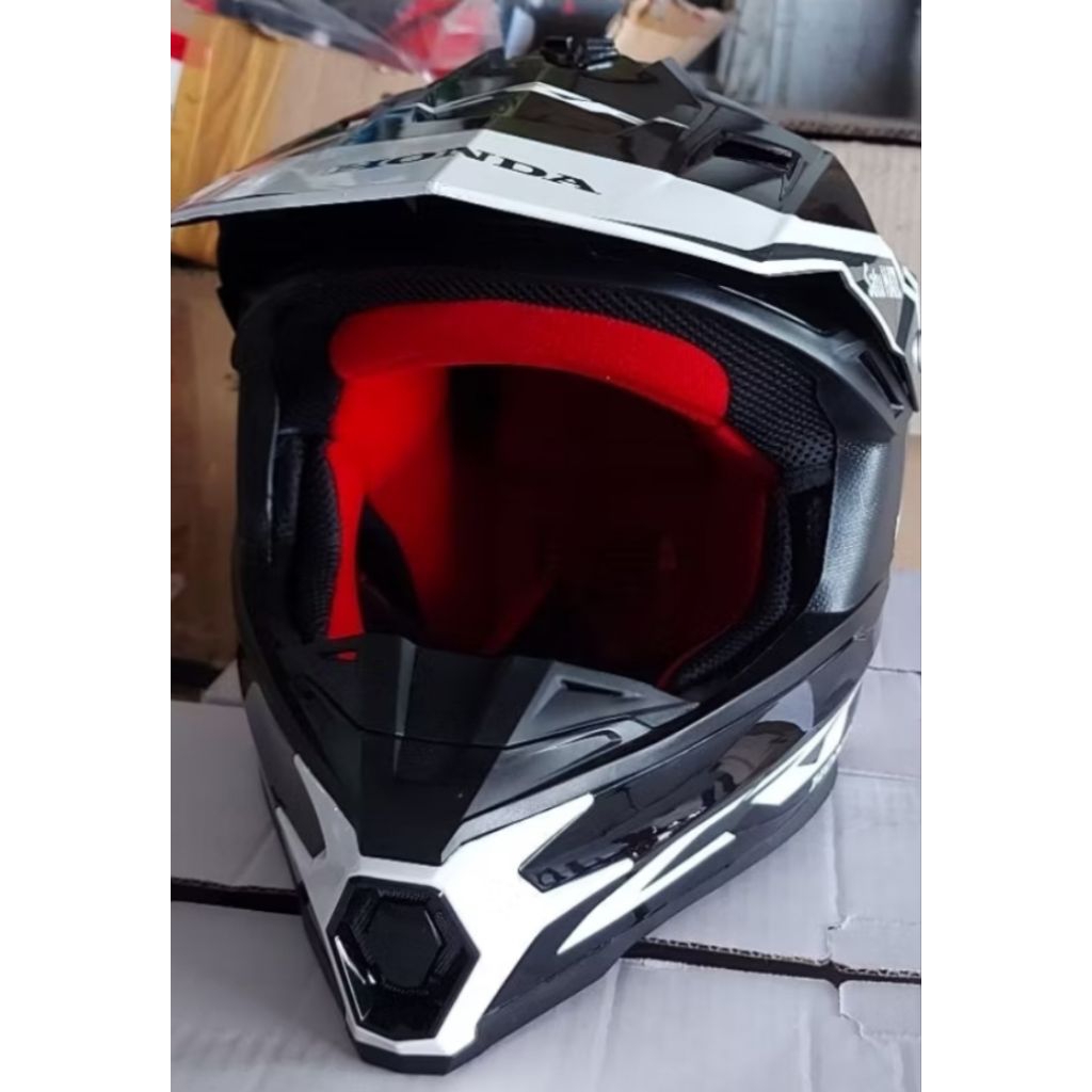 Helm CRF Hitam Putih
