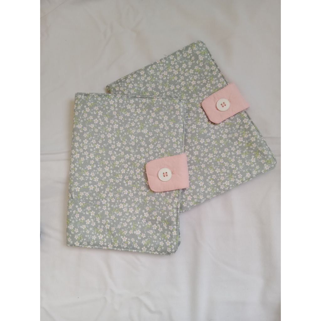 

Multifungsi Sleeve book | Cover book | Organizer - motif bunga sakura pink grey