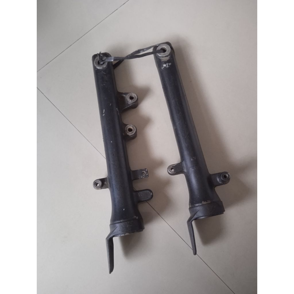 bottom bumbungan sokbeker depan suzuki satria fu kanan kiri