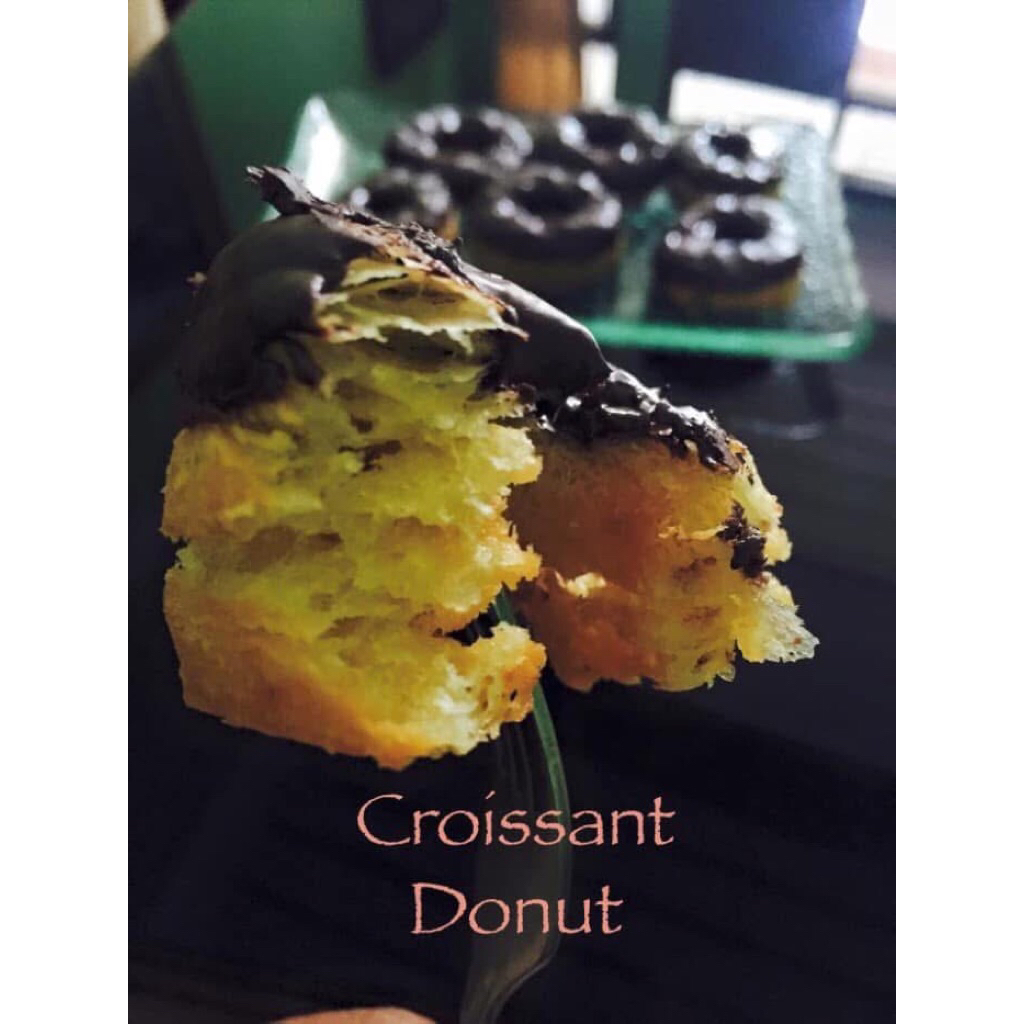 

Cronut ( Croissant Donut )