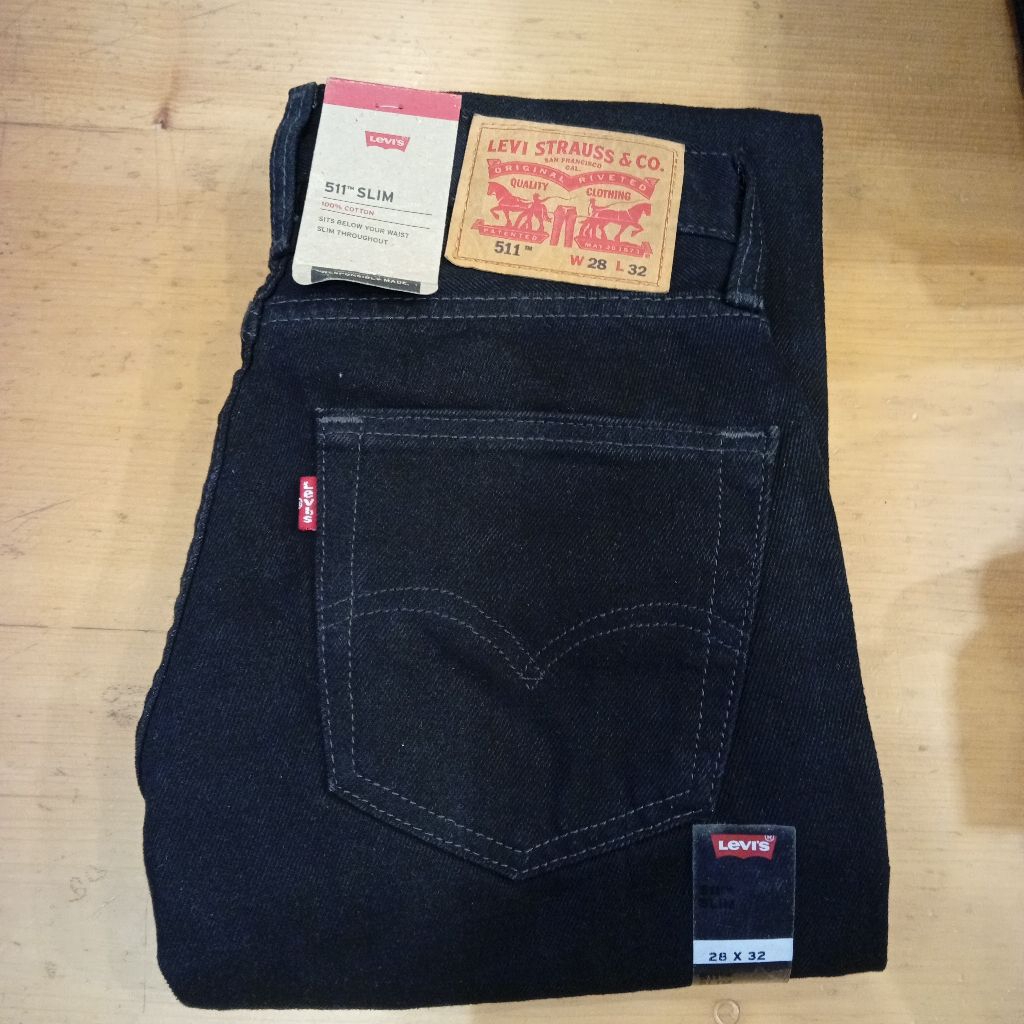 Celana Jeans Pria 511 Original Slim Black 04511-3230 (HITAM)