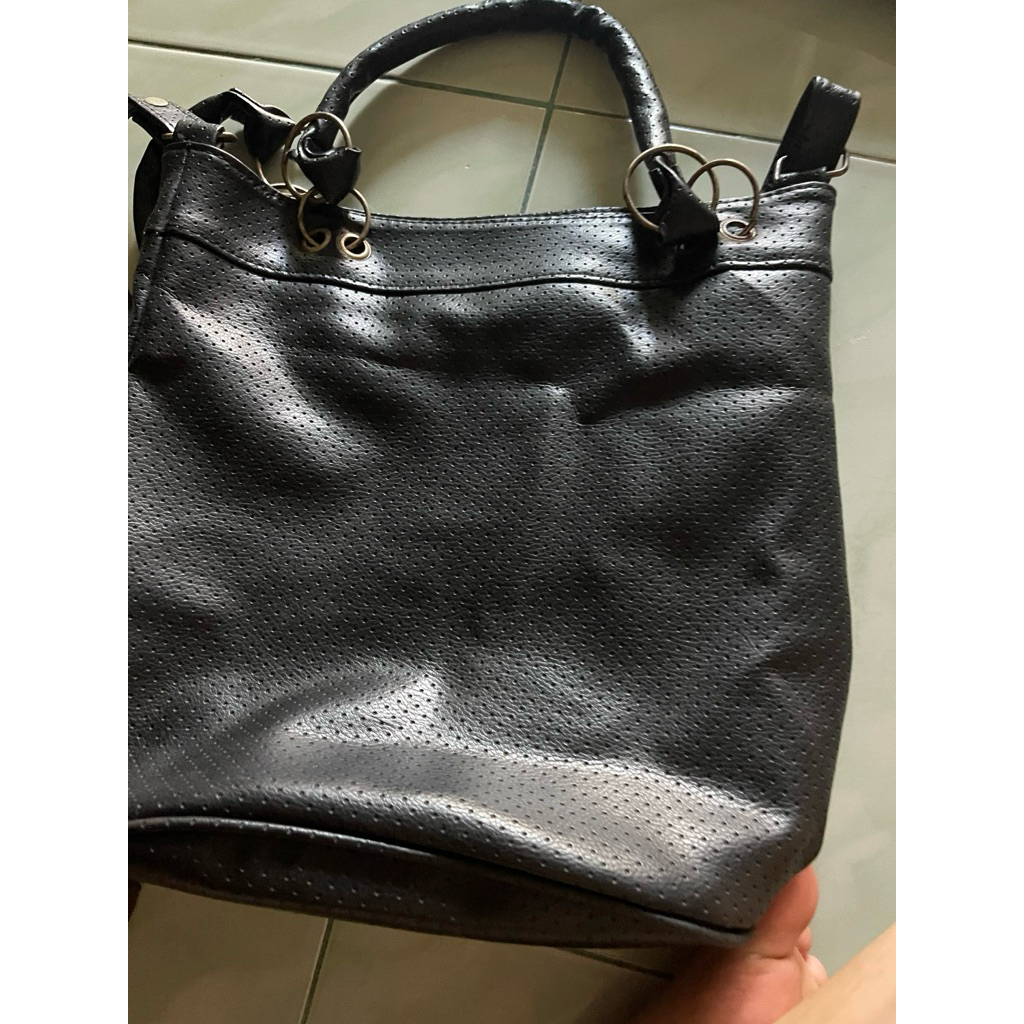 preloved tas totebag hitam kulit