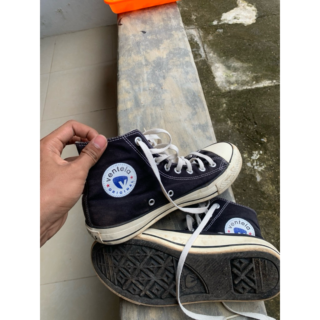 sepatu ventela second