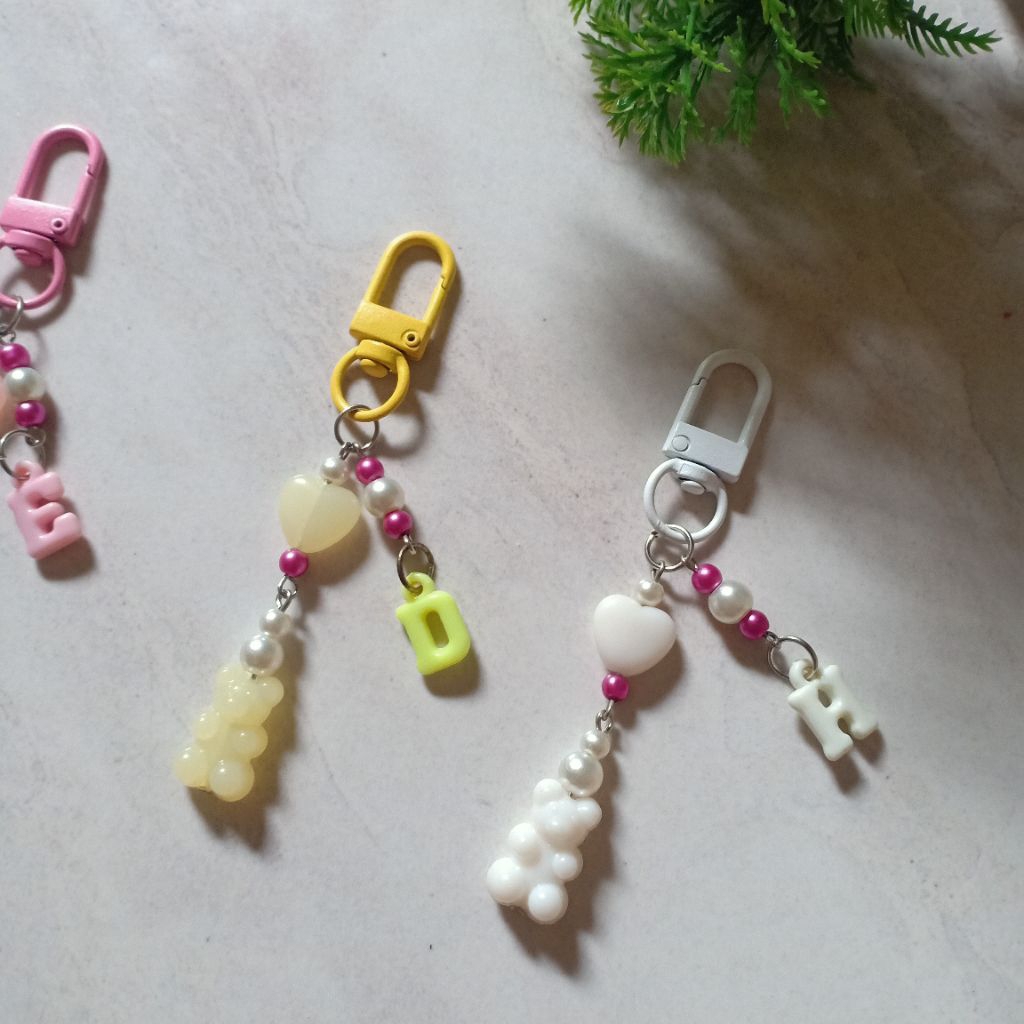 gantungan kunci inisial nama - gantungan tas - gantungan lucu unik