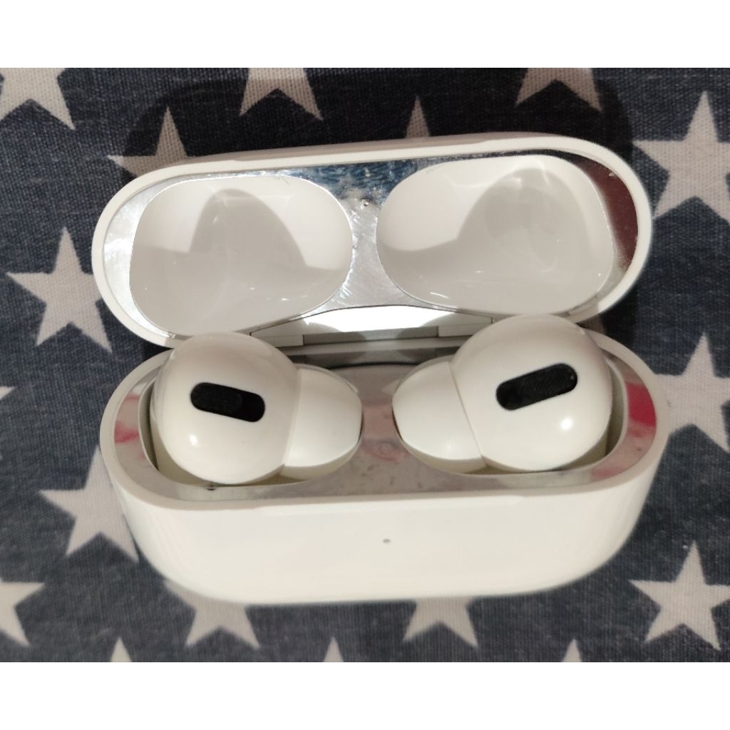 airpods pro1 lighting ori 100 persen. box lengkap. support android. type charger lightning. mulus. n