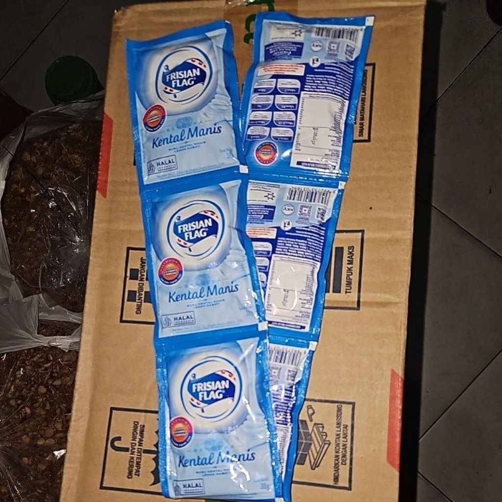 

FRISIAN FLAG Susu Kental Manis 1 Gantung 228gr (6 Saset x 38gr)