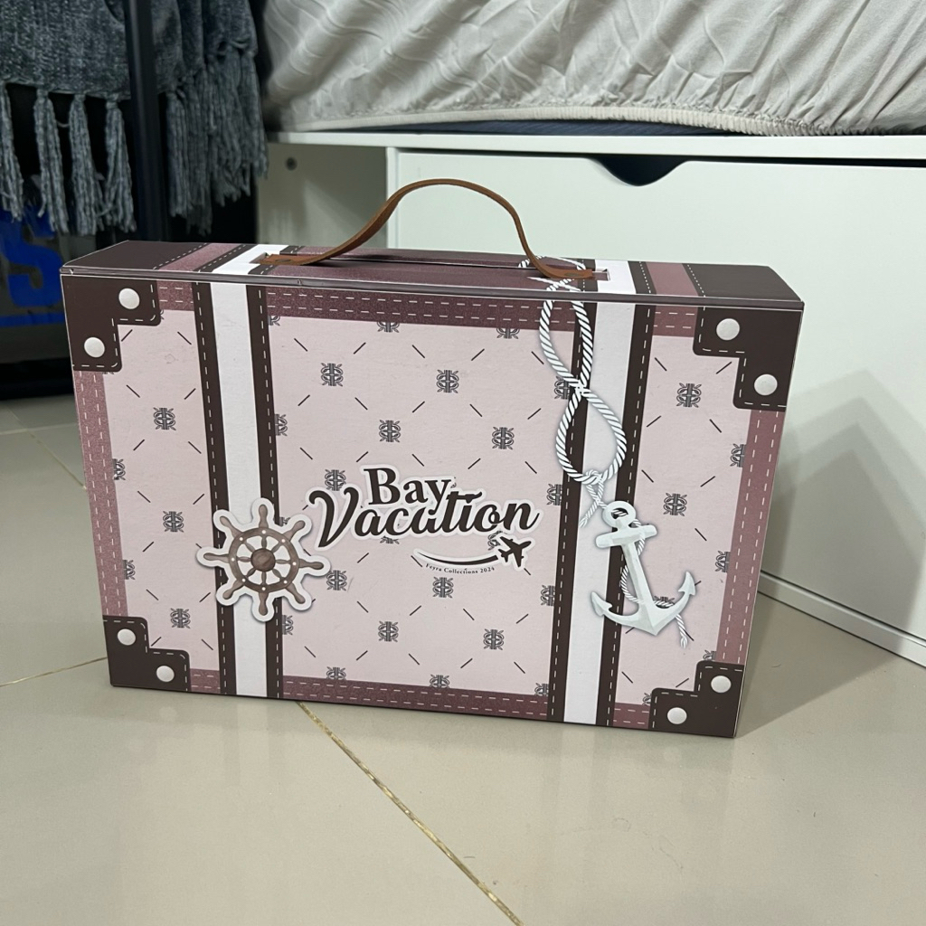 

Feyra PR Package Model Tas / Storage Box / Kotak Kado / Hampers