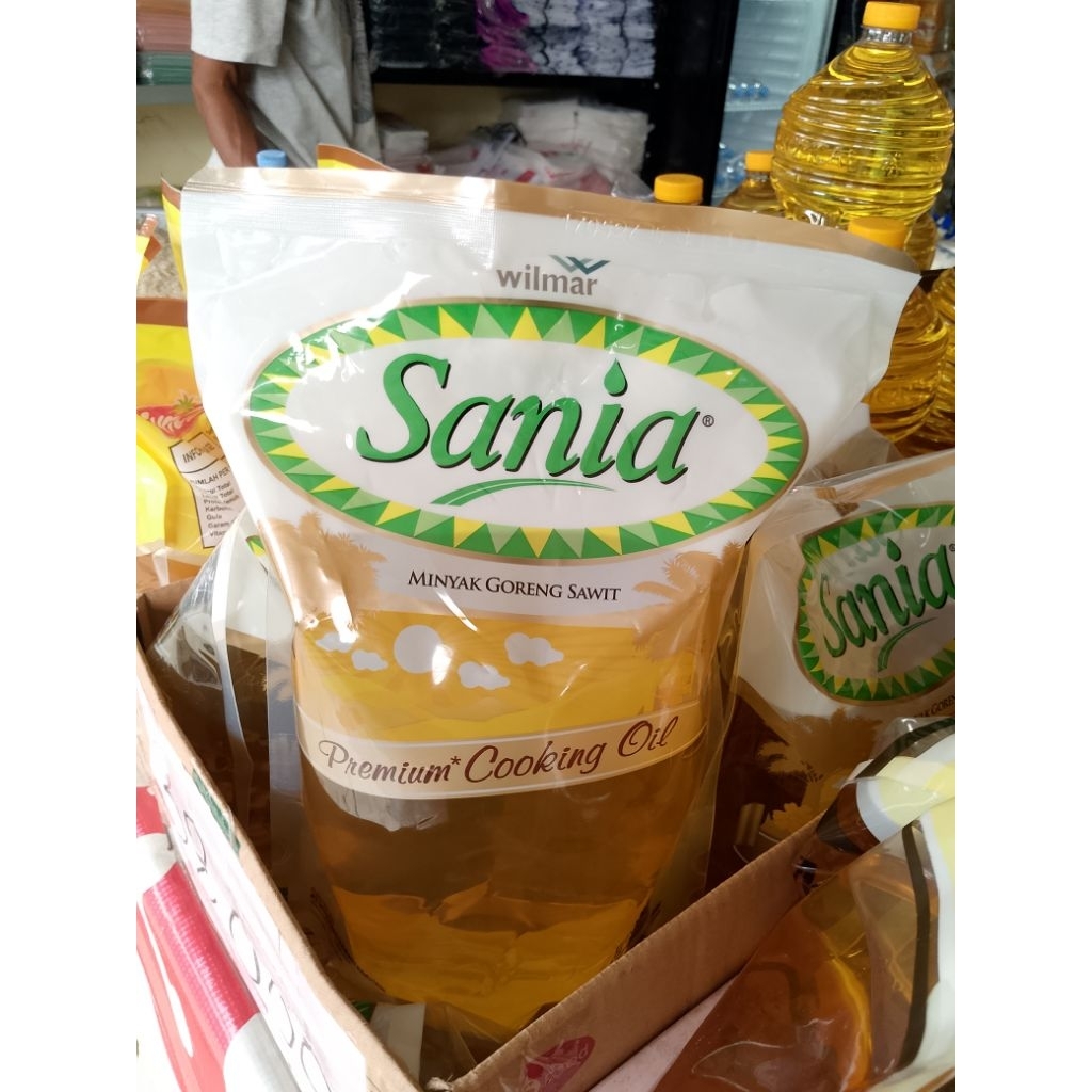 

SANIA MINYAK GORENG SAWIT PREMIUM COOKING Oil Pouch 2L