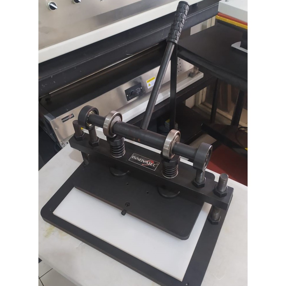 

INNOVATEC Mesin Pond Kertas Manual - Mesin Pon Kertas Untuk Potong Die Cut Cetakan Box Kemasan