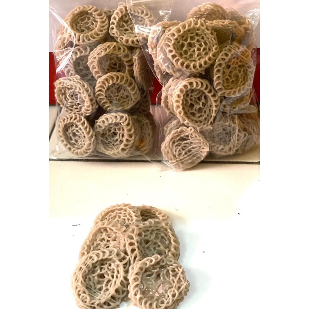 

Kerupuk Mawar kaleng Mentah Suoer 500gr