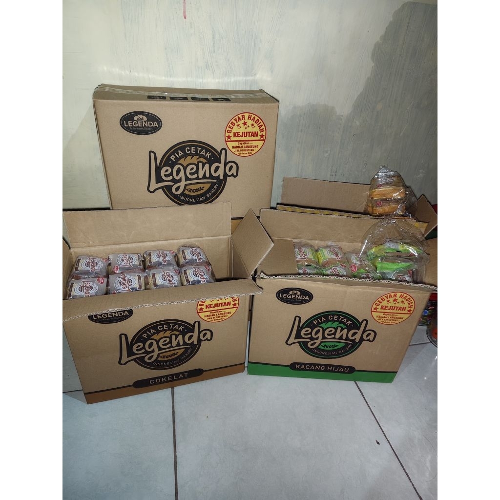 

Pia cetak legenda, pia cetak aneka rasa (coklat, nanas, kacang ijo)