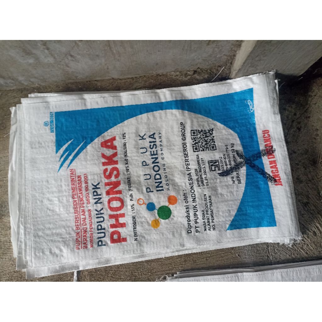 karung plastik baru ukuran 50 kg  pupuk phonska isi 10 lembar