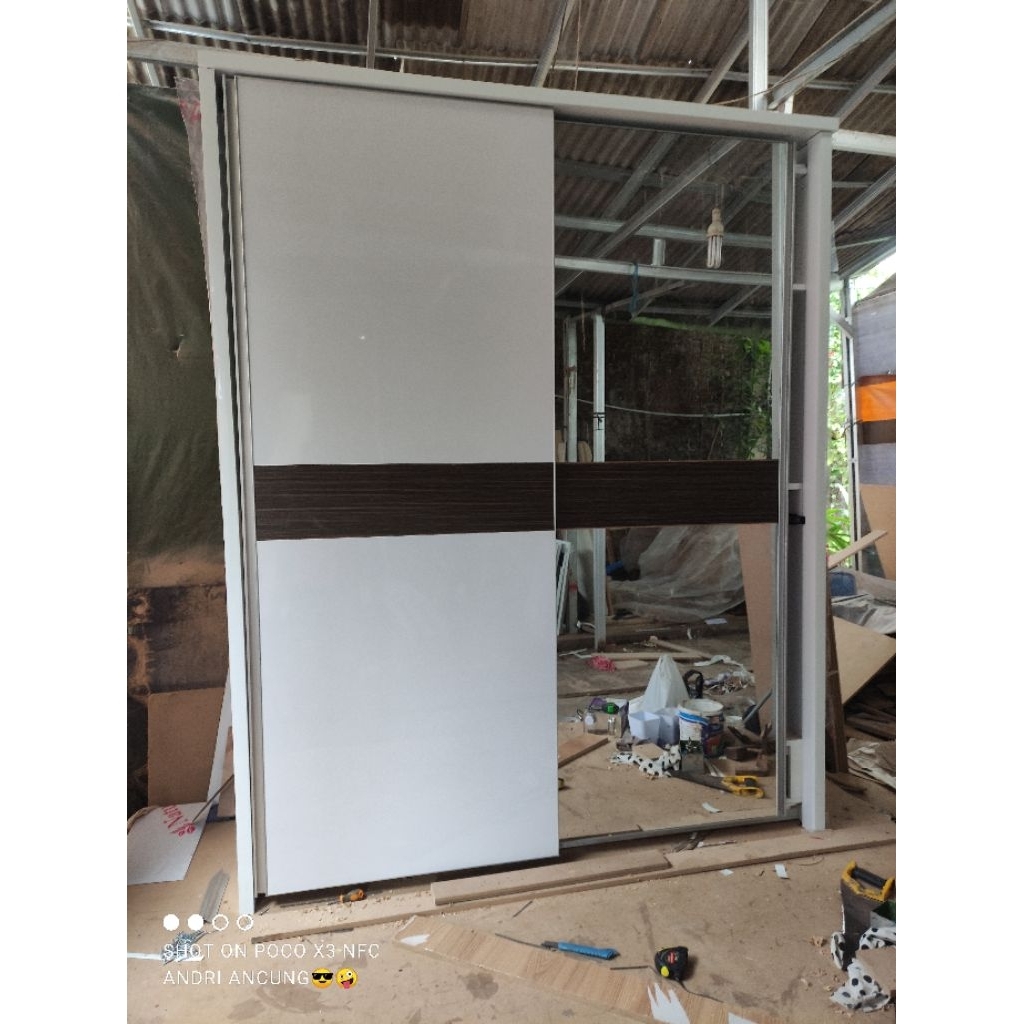 lemari pakaian sliding 2 pintu , lemari pakaian sliding gantung