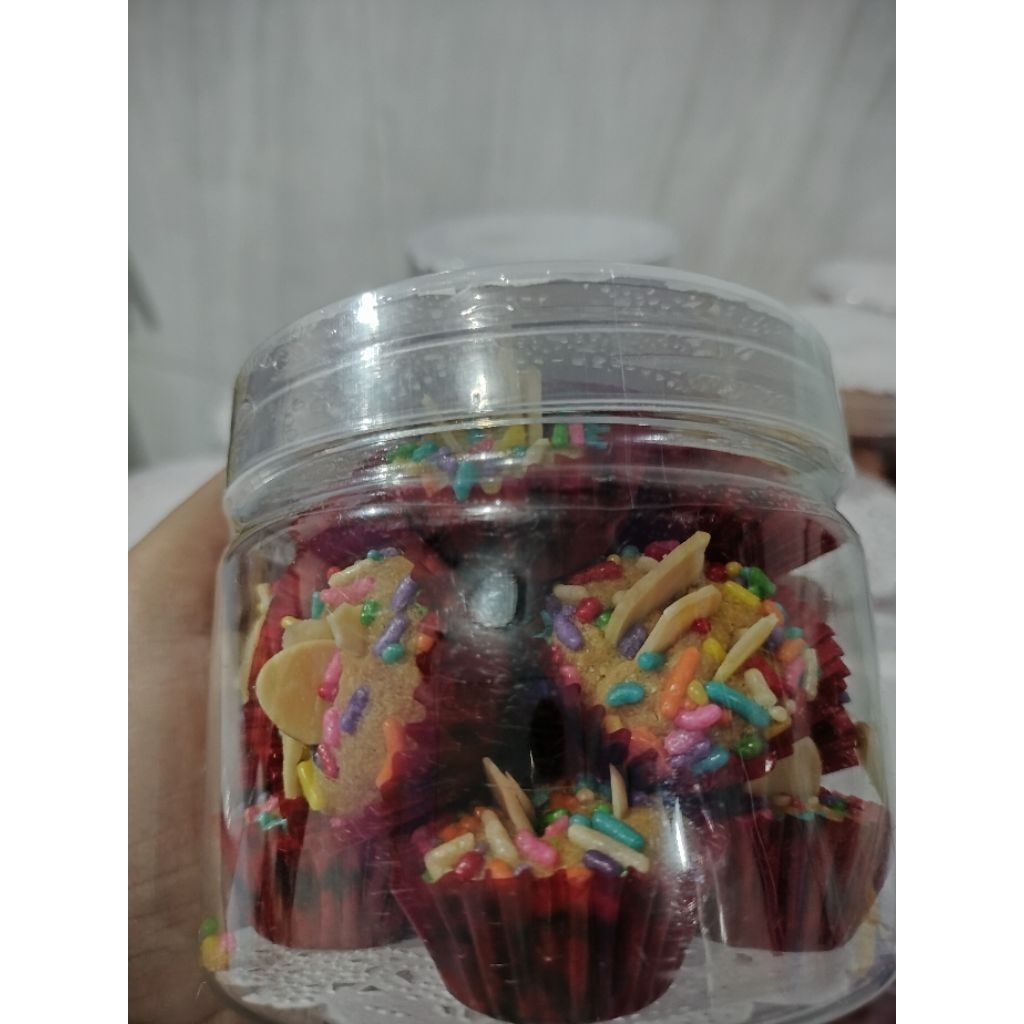 

Kue kering Green tea meses almond slice toples 400 ml