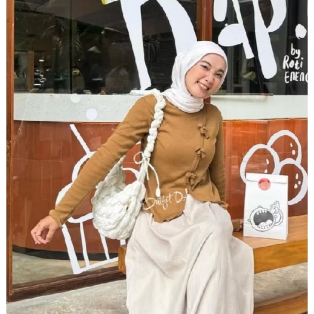 Atasan Rajut Pita