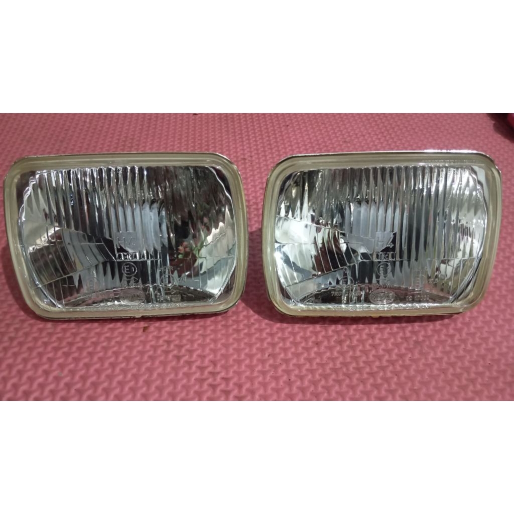 lampu kotak 7inc merk hella harga untuk 1 buah jika pesan kiri/kanan harap chat terlebih dahulu